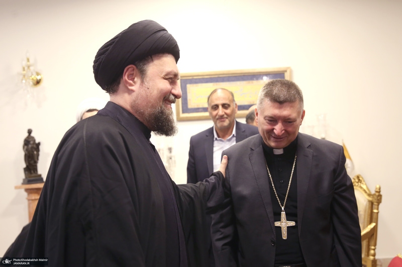 حضور سید حسن خمینی در سفارت واتیکان