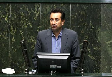 انتقاد دبیر کمیسیون اجتماعی مجلس از پلیس به خاطر تعلل در صدور گواهینامه موتورسیکلت زنان: باید تصمیمات عقلانی و غیرجناحی برای بهبود زندگی مردم بگیریم/ زنان سال‌هاست در شهرهای مختلف از موتورسیکلت استفاده می‌کنند/صدور گواهینامه زنان یک مطالبه عمومی است
