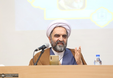 آیت الله سروش محلاتی: مبنای امام خمینی(س)، همراهی فقه با تحولات سیاسی و اجتماعی بود