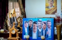 حضور نماینده رهبر انقلاب اسلامی در منزل خانواده‌های فرماندهان شهید حزب‌الله لبنان در بیروت (7)