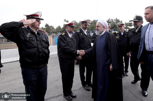 بازدید روحانی از ایستگاه سلامت اورژانس و پایگاه امداد و نجات جاده ای