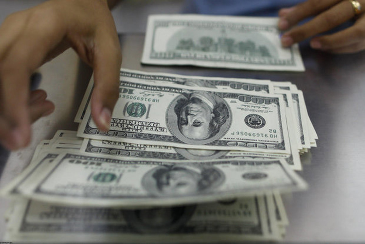 آیا دلار در بازارهاى جهانى در حال سقوط است؟