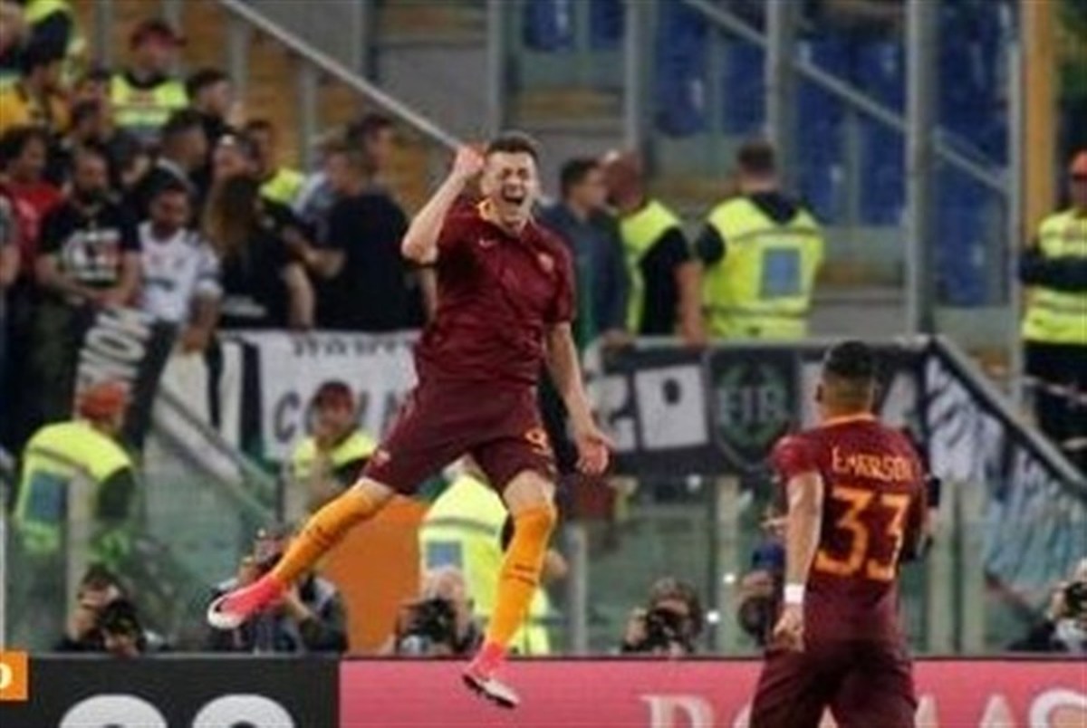 پیروزی تیم فوتبال رم مقابل بانوی میر