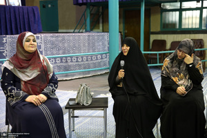 دیدار جمعی از خواهران نخبه عراقی با دکتر فاطمه طباطبایی در جماران