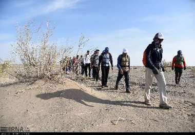 برگزاری همایش کویر نوردی با حضور400 نفر در کویر لوت زاهدان