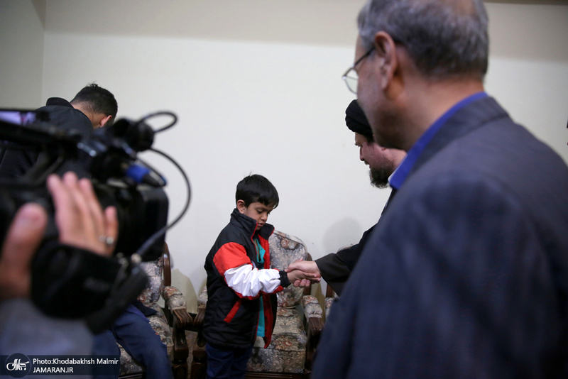 دیدار جمعی از ایتام و معلولین موسسه خیریه بهشت رضا(ع) با سید حسن خمینی