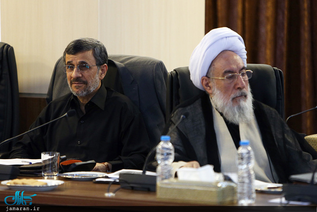  پرسش روزنامه دولت در خصوص رفتار دوگانه با دو رییس جمهور: احمدی نژاد به چه می خندد؟