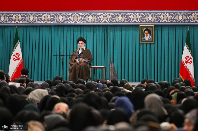 دیدار جمعی از رأی اولی‌ها و خانواده‌های شهدا با رهبر معظم انقلاب