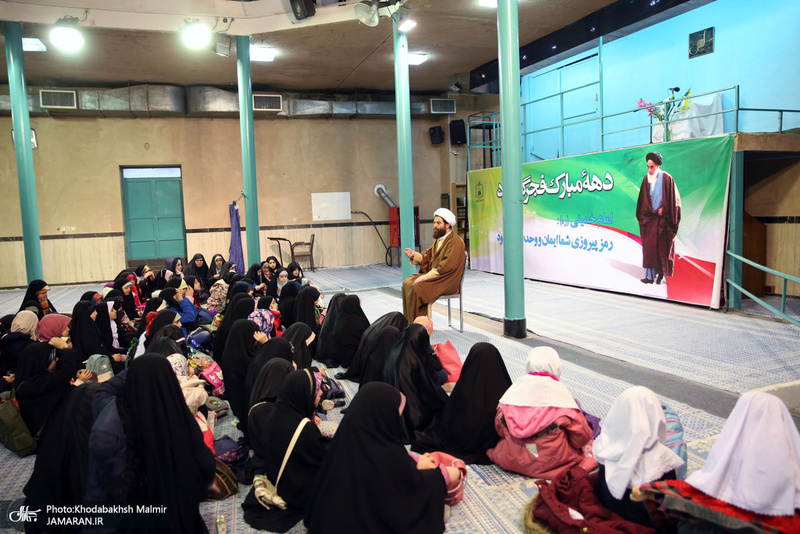 تجدید میثاق دانش آموزان موسسه فرهنگی شهید اسکندری با امام (س) در حسینیه جماران