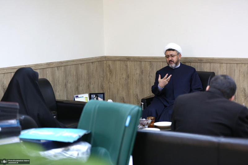 دیدار نرجس سلیمانی با دکتر علی کمساری ریاست موسسه تنظیم ونشرآثار امام خمینی (س)