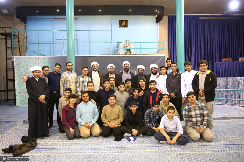 بازدید اقشار مختلف مردم از بیت امام خمینی (س) در جماران