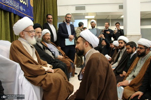 عمامه گذاری طلاب در روز عید مبعث توسط مراجع عظام تقلید‎‎