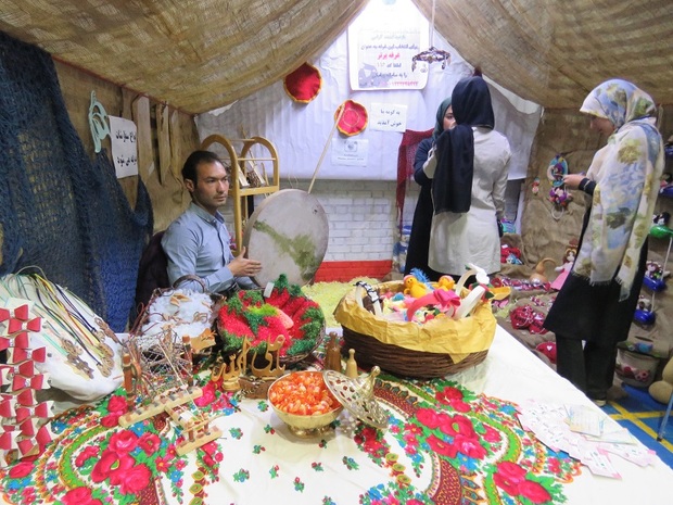 نمایشگاه دانشجویی در قاین گشایش یافت