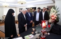 معاون اول رئیس‌جمهور در دیدارهای جداگانه با تعدادی از خانواده فرماندهان شهید و دانشمندان شهید در جنگ تحمیلی ۱۲ روزه (6)