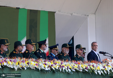 مراسم رژه روز ارتش در جوار حرم حضرت امام خمینی (س)-1
