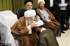 عمامه گذاری طلاب در روز عید مبعث توسط مراجع عظام تقلید‎‎
