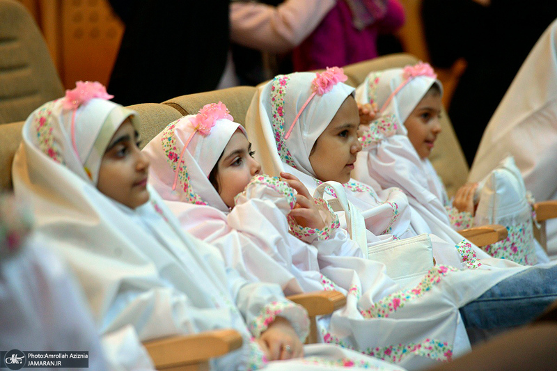 جشن عبادت و تکلیف فرزندان کارکنان معاونت پشتیبانی سپاه در حرم امام خمینی (س)