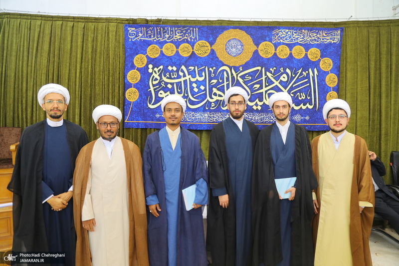 مراسم جشن عید غدیر و عمامه‌گذاری طلاب در بیت مراجع  تقلید و علما