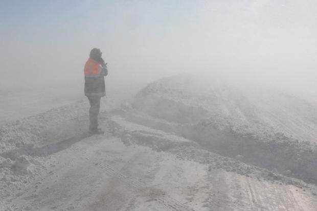 بارش برف راه ارتباطی 53 روستای استان زنجان را بست