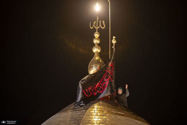 ببینید/ شستشوی صحن حرم امام حسین (ع) پس از عاشورا