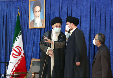 انتقاد روزنامه رسالت از اخلال در سخنرانی سید حسن خمینی: حرمت صاحب‌خانه را نگاه باید داشت/ این حرکت شدیدا مشکوک بود؛ بهتر است مورد بررسی‌های دقیق امنیتی و اطلاعاتی قرار گیرد