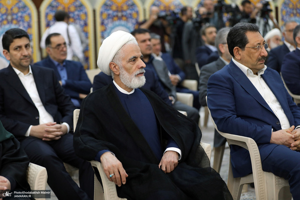 مجید انصاری، معاون حقوقی رئیس جمهور: موضع رسمی دولت، مخالفت با کلیت طرح «مقابله با نفوذ» است/ این طرح در ارتباطات علمی و رسانه‌ای کشور اخلال به وجود می‌آورد/ در جلسه سران قوا از رئیس مجلس درخواست شده که خودشان تدبیر کنند