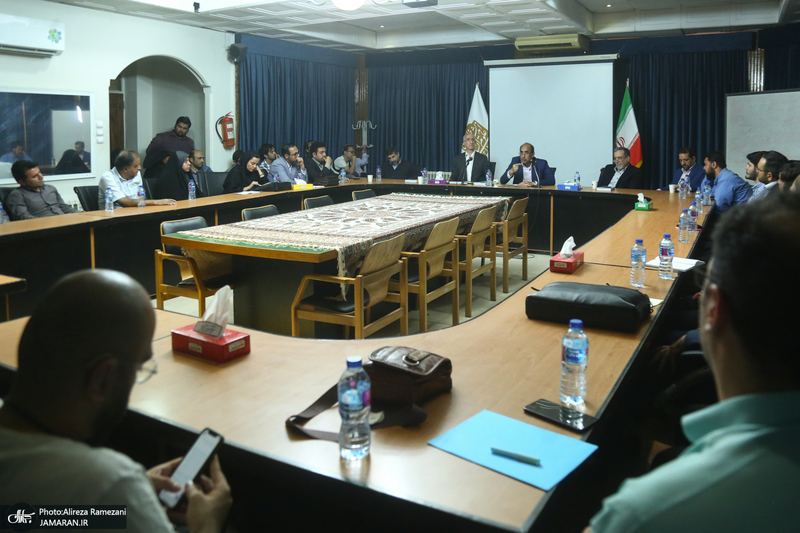 نشست نقد و بررسی کتاب قدرت های بزرگ