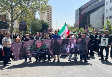 حضور فعالان سینما و مدیران برای بدرقه رهبر شهید + تصاویر
