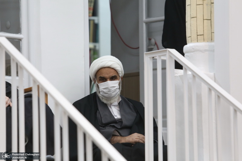 مراسم عمامه گذاری طلاب توسط آیت الله شبیری زنجانی در شب ولادت حضرت زهرا(س)