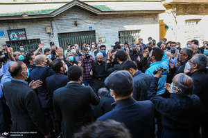 مراسم تشییع حجت الاسلام و المسلمین محتشمی پور در حسینیه جماران