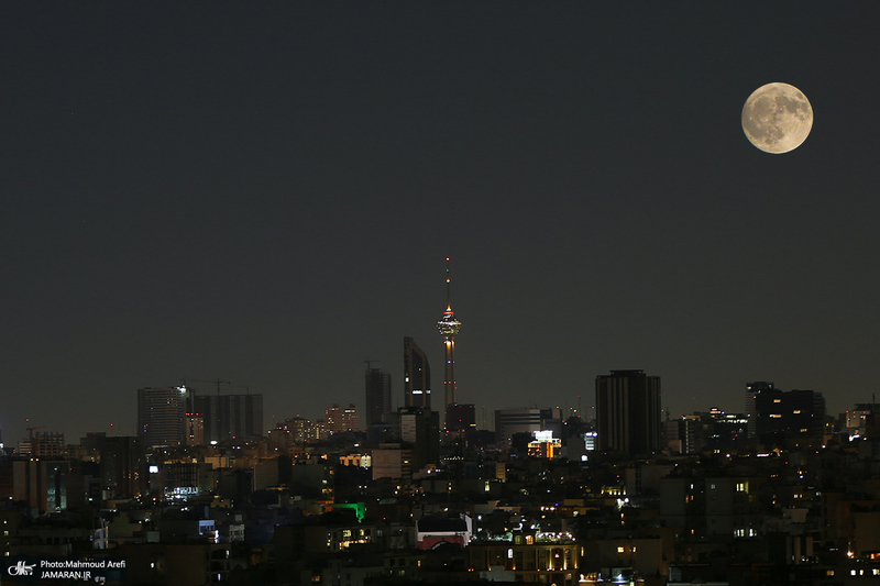 پدیده نادر «ابر ماه خاویاری»