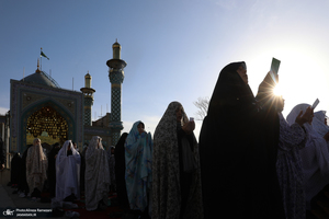 مراسم اقامه تماز عید سعید فطر دز امام زاده پنج تن