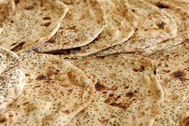 روزانه 30 هزار قرص نان صلواتی در زنجان پخت می شود