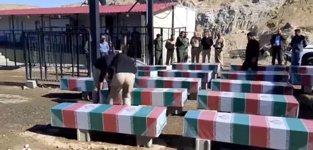 پیکر مطهر 24 شهید دوران دفاع مقدس وارد کشور شد + فیلم