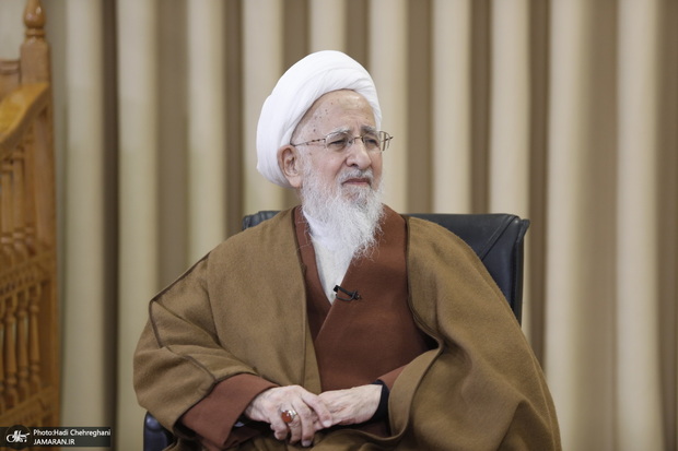 آیت‌الله العظمی جوادی آملی: اگر جامعه ما جامعه‌ای شد که از اختلاس منزه شد، این راهی است که کم کم آدم را به یاد خدابودن نزدیک می‌کند