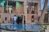 بازدید گردشگران نوروزی از بیت و زادگاه حضرت امام (س) در شب عید سعید فطر + تصاویر