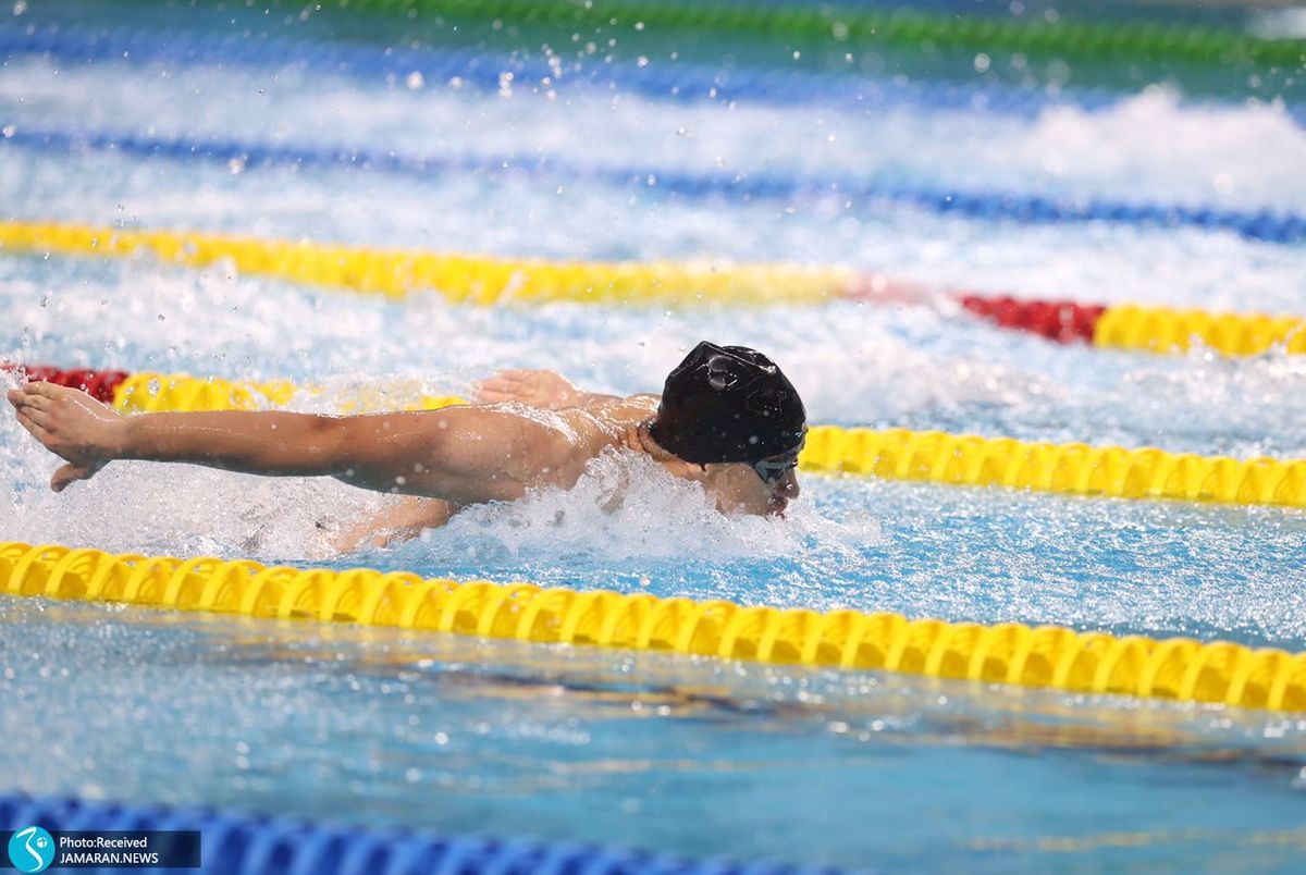 پسر 17 ساله رکورد شنای جهان را پس از 13 سال شکست