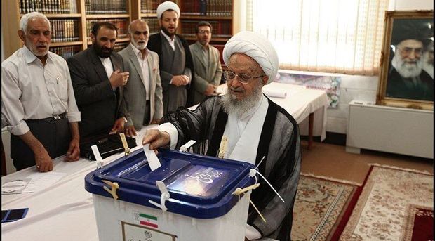 آیت الله مکارم شیرازی:شرکت در انتخابات وظیفه‌ای الهی و اجتماعی است