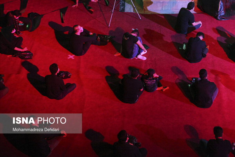 عزاداری شب چهارم محرم در مجاورت ارگ کریمخانی