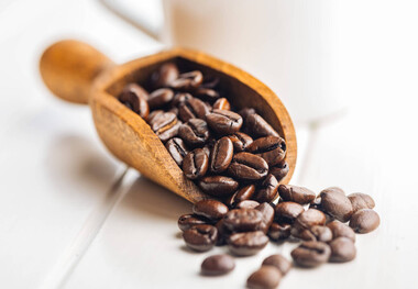 قهوه چگونه باعث خواب آلودگی می‌شود؟