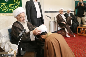 عمامه گذاری طلاب توسط مراجع اعظام تقلید در روز میلاد امام علی (ع)‎