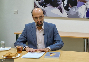 هشدار یک اقتصاددان درباره ضرورت کنترل تورم در اقتصادپساجنگ/ خیرخواهان، اقتصاددان: هر شغل جدید باید به افزایش تولید کمک کند/ اشتغالی که تولید را تقویت نکند، هم گرانی می‌آورد، هم بیکاری را برمی‌گرداند