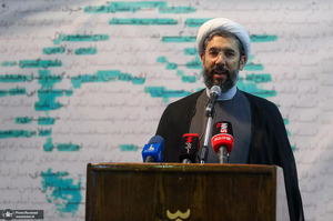 اجتماع دانشگاهیان در حسینیه جماران