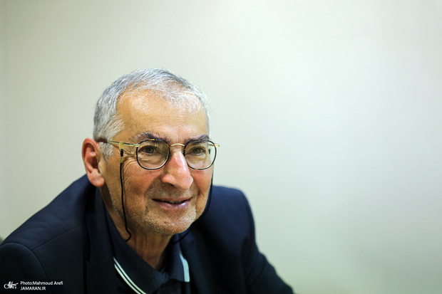 رای بدوی پرونده صادق زیباکلام صادر شد؛ یک سال حبس