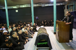 مراسم تشییع مرحوم آیت الله آقای حاج شیخ حسین هاشمیان در حسینیه جماران -2