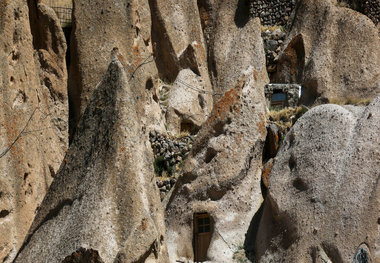 تصاویری دیدنی از خانه های کله قندی روستای کندوان