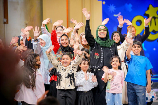 الیکا عبدالرزاقی: خجالتی هستم، اما با خنده یخ جمع را آب می‌کنم