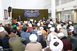 عمامه گذاری طلاب توسط مراجع اعظام تقلید در روز میلاد امام علی (ع)‎