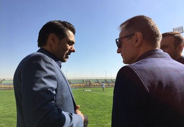 معارفه افشین پیروانی به بازیکنان پرسپولیس
