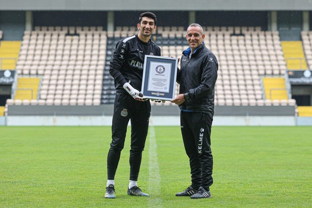 پرتاب دست بیرانوند در گینس ثبت شد + فیلم و عکس